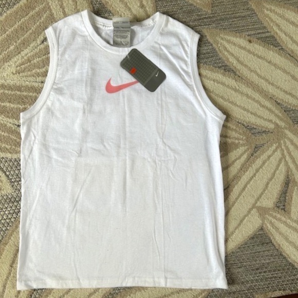 NWT Nike Sleeveless Top, Sz L - Picture 1 of 3